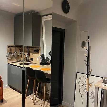 The Perfect , We Accept Travelers Only Apartment *