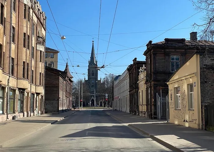 Apartment The Perfect , We Accept Travelers Only *